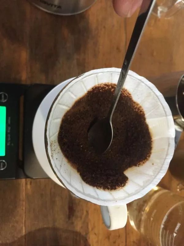 改善手冲咖啡闷蒸效果，只需要一个小技巧！