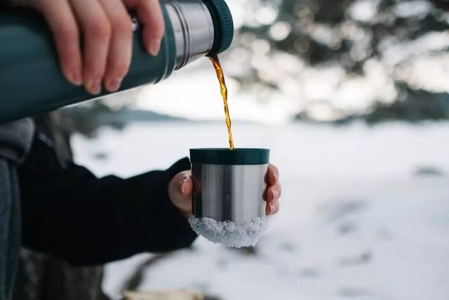 保温瓶装咖啡会变难喝？“外带咖啡”到底该用什么容器才好喝？