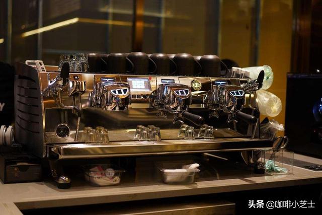 在中国，那些靠咖啡吃饭的人，你是不是只知道瑞幸星巴克？