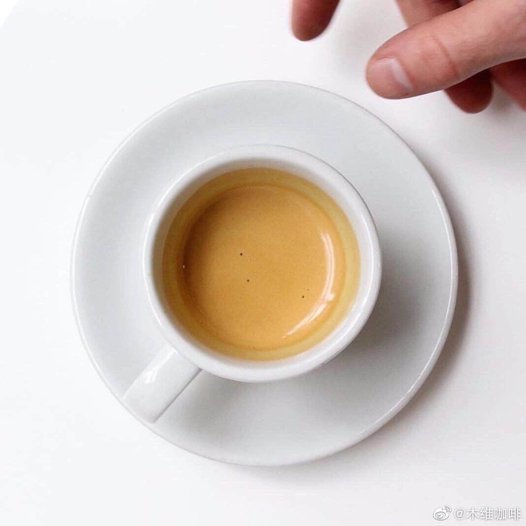 喝咖啡，到底是放白糖还是放黄糖？