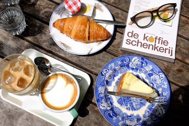 百年早餐史：咖啡、闹钟与法国人的早餐